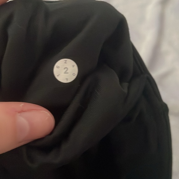 Lululemon capris - Picture 4 of 7